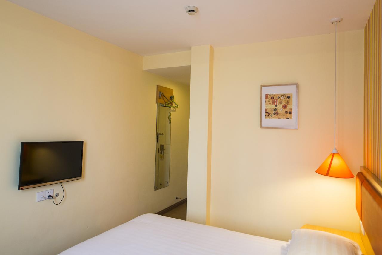 Home Inn Shanghai Lujiabang Road Metro Station Екстериор снимка